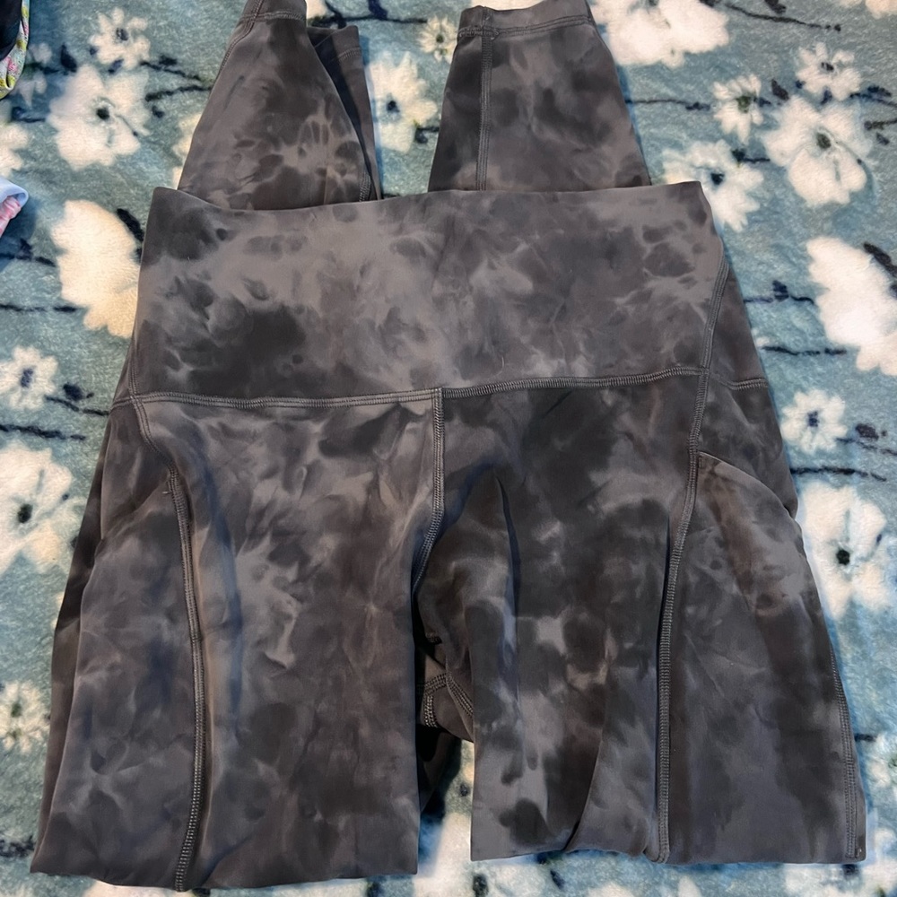 Lululemon jogger style with pockets